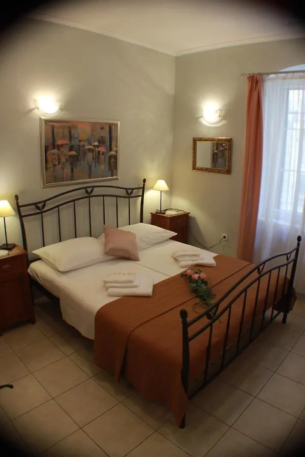Adagio Theatre Apartment Split 0*,