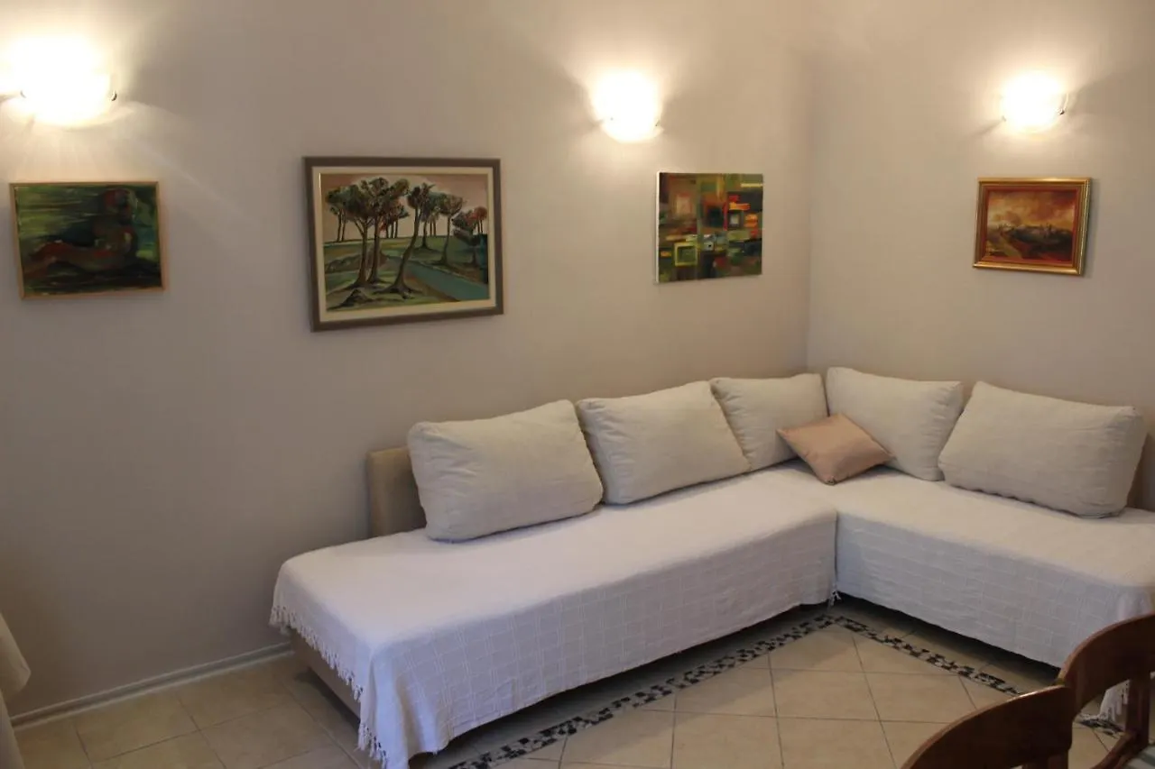 Adagio Theatre Apartment Split